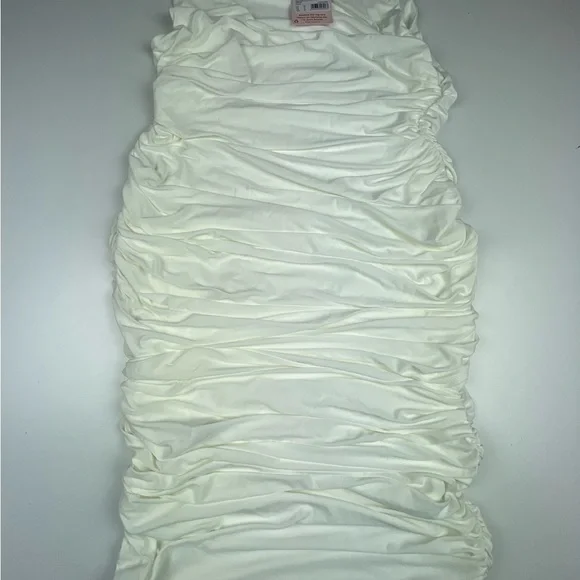 HIGH NECK CUT OUT SLINKY MIDAXI
DRESS
Cream - Picture 2 of 5